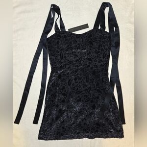 House of Harlow 1960 Black Velvet Floral Print Tie Shouder Mini Dress Sz 6